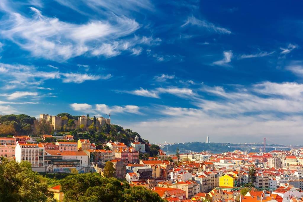 Appartamento 1Br @ Downtown Lisbon Chiado Esterno foto