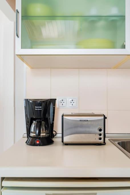Appartamento 1Br @ Downtown Lisbon Chiado Esterno foto