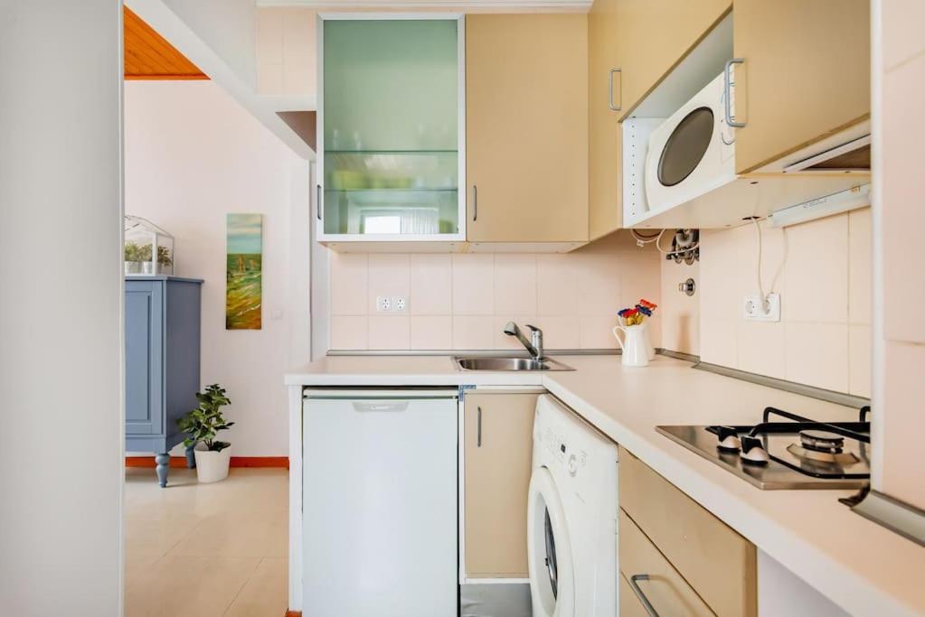 Appartamento 1Br @ Downtown Lisbon Chiado Esterno foto